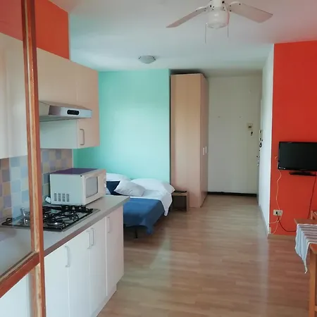 Lovely For Poolside Lovers *