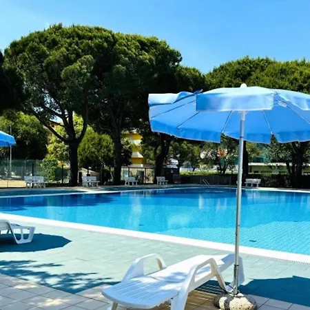 Lovely For Poolside Lovers Διαμέρισμα *