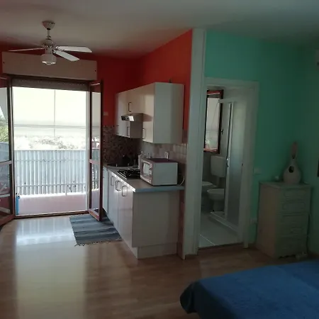 Lovely For Poolside Lovers Apartman