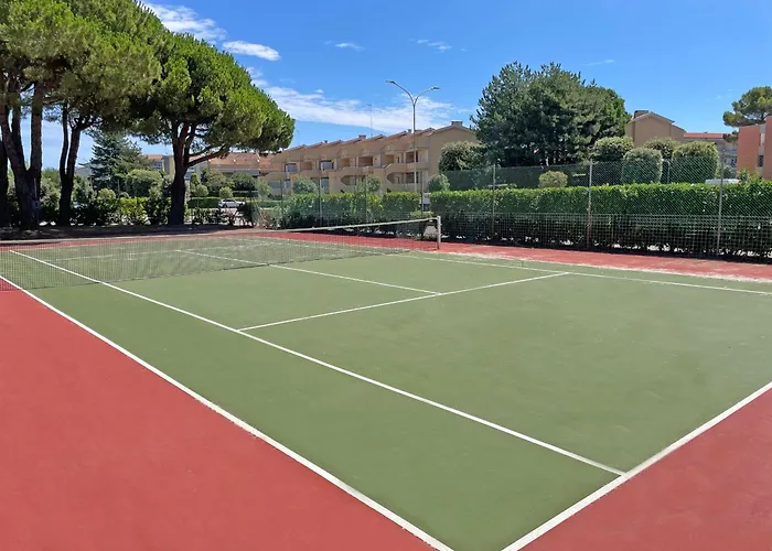 Lovely For Poolside Lovers Διαμέρισμα *